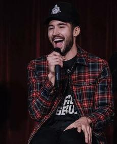 吃瓜网红男博主视频