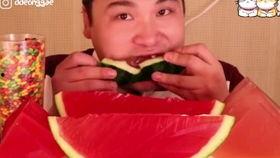 网红吃瓜表情图片可爱版,萌态十足，笑翻网友